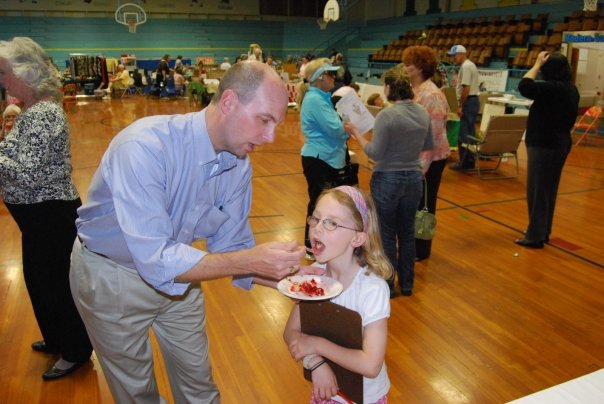 Richard & Emory judging pies